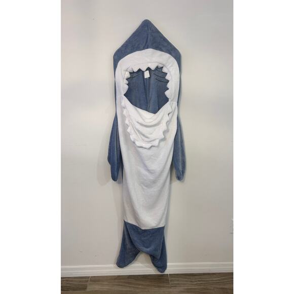 Shark Wearable Blanket Hoodie Adult Size Small - Picture 1 of 6